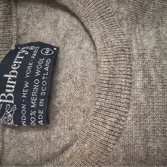Burberry Vintage Fit Grey Wool Women's Sweater - Picture 2 of 3